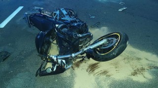 Řekni si nahlas: Hele, motorka! Radí hasiči. Ať motorkáři nedopadnou, jako motocyklistka při nehodě v Prachovicích