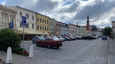 Občané Svitav i místní podnikatelé budou platit za parkování ve městě méně