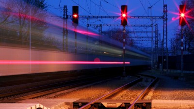 V noci si přetočíme hodinky. Přechod na letní čas ovlivní také dvanáct dálkových vlaků Českých drah