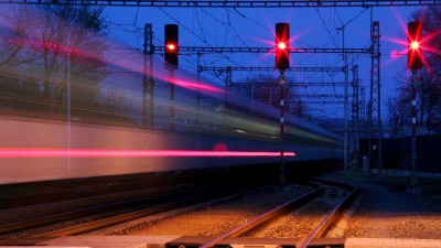 V noci si přetoč&iacute;me hodinky. Přechod na letn&iacute; čas ovlivn&iacute; třin&aacute;ct d&aacute;lkov&yacute;ch vlaků Česk&yacute;ch drah