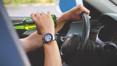 Řídili pod vlivem alkoholu, teď si za volant chvíli nesednou