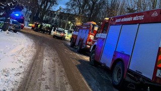 Velká pátrací akce: Mladý muž odešel bez bundy a mobil mu vypadl do sněhu