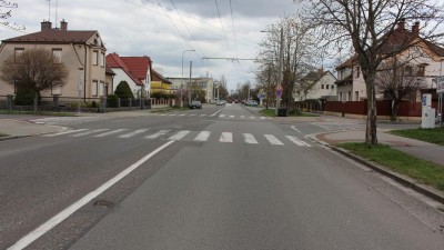 Policie hledá svědky nehody motorky a osobního auta, nemáte ji na kameře?