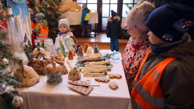 VIDEO: Navštivte vánoční prodejní výstavu v Hernychově vile v Ústí nad Orlicí