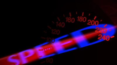 Spěchání se nevyplatilo - překročili rychlost o více než 50km/h, teď jim hrozí, že budou až rok bez řidičáku
