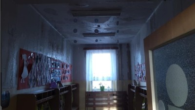 V mateřské škole v Chrudimi ze stropů crčela voda
