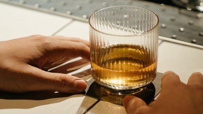 Příběhy nasáklé alkoholem: Strážníci v Pardubicích zásobují záchytku opilci