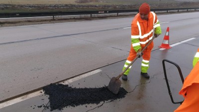 Silničáři budou opravovat vozovku mezi Svitavami a Poličkou, čekejte omezení a objížďky