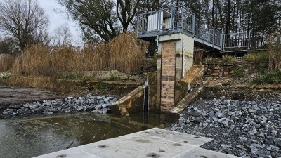 Rybník Rosnička se začíná napouštět, přírodní cestou