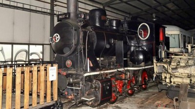 Stará lokomotiva se dočká opravy, aby se její krásou mohli lidé kochat v železničním muzeu v Dolní Lipce