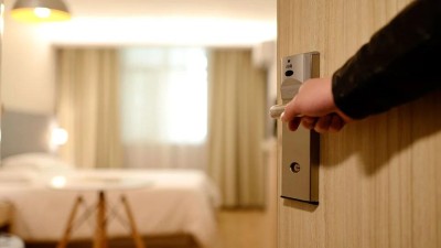 Zaplatili jste si ubytování v hotelu v tuzemsku a nejste očkovaní proti Covid-19? Můžete o své peníze přijít