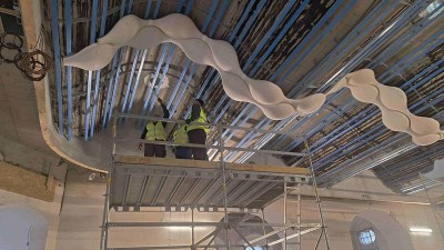 V reprezentativním sále pardubického zámku se rýsuje unikátní vlnitý strop