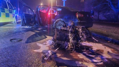 Při nehodě osobn&iacute;ho auta v Pardubic&iacute;ch utrpěli tři lid&eacute; zraněn&iacute;