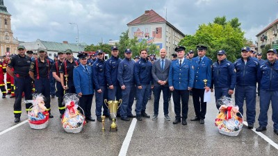 Pardubičtí hasiči jsou špičkou ve vyprošťování u dopravních nehod, na soutěži na Slovensku brali zlato