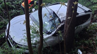Vůz v příkopu u Ústí nad Orlicí a auto na střeše i Mistrovic. Bilance, pět zraněných