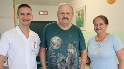 Na ulici se sesunul k zemi, rychlým zásahem záchranářů, je dnes zpátky na nohou