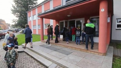 VIDEO: V Ústí nad Orlicí včera zasedlo do lavic přes čtrnáct desítek prvňáčků