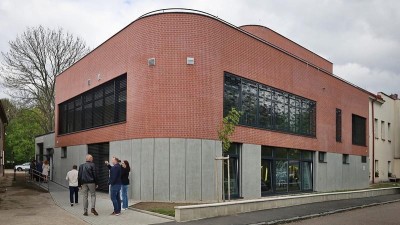 Speciální škola v Pardubicích slaví 111. narozeniny. Největším dárkem je nová budova
