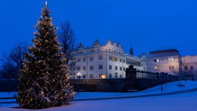 Blíží se první Andělská adventní neděle a rozsvícení vánočního stromu na Zámeckém návrší v Litomyšli. Chystají tam i další předvánoční akce