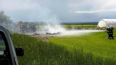 Při výměně plynové bomby došlo v karavanu k explozi, jeden člověk je zraněný