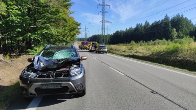 Fatální zranění utrpěl cyklista po srážce s osobním autem u obce Krouna. Přivolaný vrtulník se vracel prázdný