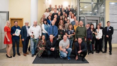 Již dlouhodobě darují krev, sjeli se z celého kraje aby převzali Zlatý kříž Českého červeného kříže