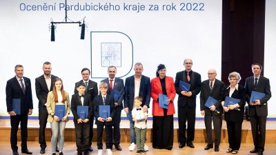 Kraj ocenil významné osobnosti za rok 2022, cenu si odnesli turistický značkař, hudebník, šiřitel historických odkazů v regionu i zachránci životů