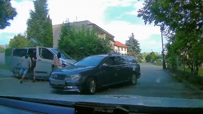 VIDEO: Muži v kuklách, zadržení jako z akčního filmu. Obchodník s pervitinem má problém