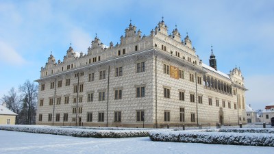 Rekonstrukce zámku, nadchodu, plynovou, kanalizace a uzavírky silnic.  Litomyšl čeká rušný rok. Tady je přehled všech stavebních akcí