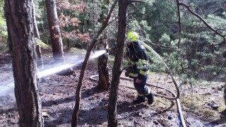 U Slatiňan hořelo v lese