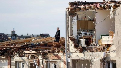 Lidé nasbírali pro tornádem poničenou Moravskou Novou Ves 747.163,37 Kč. Přidá k těmto penězům stejnou částku i město Pardubice?