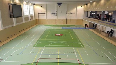 V Hlinsku byla otevřena nová sportovní hala. Město vyšla na téměř sto milionů korun