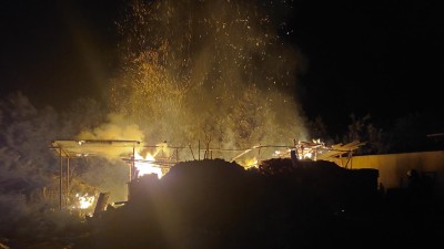 Požár kůlny měli hasiči rychle pod kontrolou