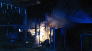 Venkovní vířivku zachvátil požár. Hrozilo, že oheň přeskočí i na dům