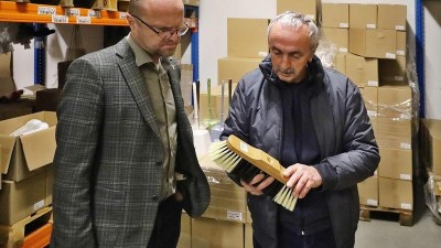 Smetáky a kartáče z Červené Vody míří nejen do Evropy, ale třeba i do daleké Nigérie