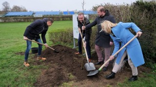 Na dostihovém závodišti v Pardubicích byla vysazena lípa ke 170. výročí