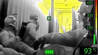 Termokamera není pro hasiče luxus, ale jistota. Tady všude jim pomáhá