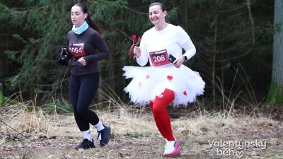 Po Hradci Kr&aacute;lov&eacute; v&nbsp;premi&eacute;ře i v&nbsp;Pardubic&iacute;ch. V&nbsp;sobotu odstartuje v&nbsp;kulis&aacute;ch z&aacute;mku Valent&yacute;nsk&yacute; běh