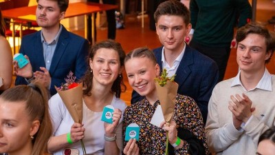 Mlad&iacute; lid&eacute; z Pardubick&eacute;ho kraje si převzali oceněn&iacute; DOFE