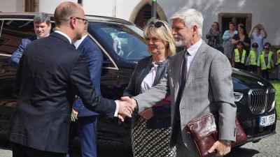 Prezident Petr Pavel i s prvn&iacute; d&aacute;mou nav&scaron;t&iacute;v&iacute; Pardubick&yacute; kraj a tak&eacute; bude debatovat s občany i studenty