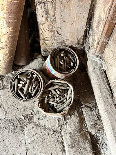 Při rekonstrukci domu na majitele čekalo nebezpečn&eacute; překvapen&iacute;, co si vyž&aacute;dalo př&iacute;jezd pyrotechnika