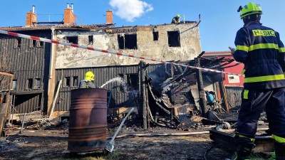 Nedělní požár finského domku v Ohrazenicích způsobil pravděpodobně odhozený nedopalek