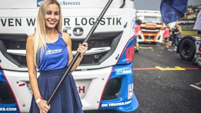 Chcete prožít závodní víkend? Zavítejte do Mostu na  Truck Festival, závody  European Truck Racing Championship, OMV MaxxMotion NASCAR Show a MAXX Formula