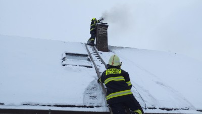 Přes stovku požárů způsobily v zimě nevyčištěné saze, nevhodná konstrukce komína i nesprávná manipulace s topidly