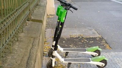 Stavili se občerstvit, žena poté svou jízdu nezvládla