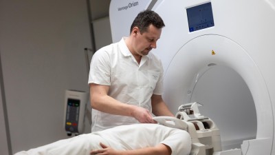 Nová magnetická rezonance a CT s umělou inteligencí zjednoduší vyšetření v Pardubické nemocnici