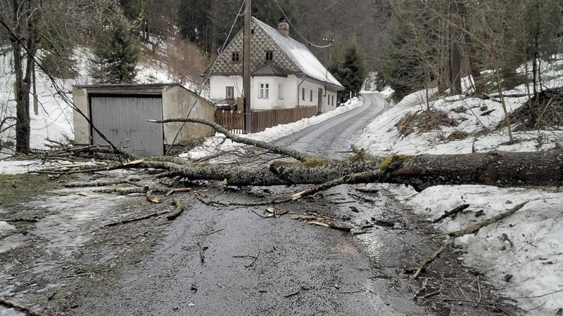 Během prvních devíti hodin čtvrtečního dne evidují hasiči v Pardubickém kraji téměř 150 událostí v souvislosti se silným větrem