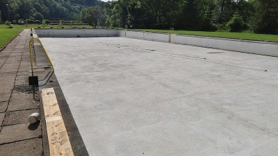 V Brandýse nad Orlicí si lidé na otevření koupaliště ještě počkají