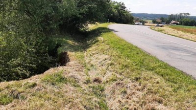 U Běstovic došlo k sesuvu půdy, silnice se musela uzavřít