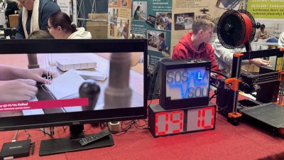 Tisíce žáků a devadesát vystavovatelů se potkalo na Hitparádě škol v Pardubicích